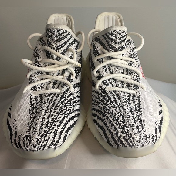Men size 8- Adidas Yeezy Boost 350 V2 Zebra - Picture 1 of 5